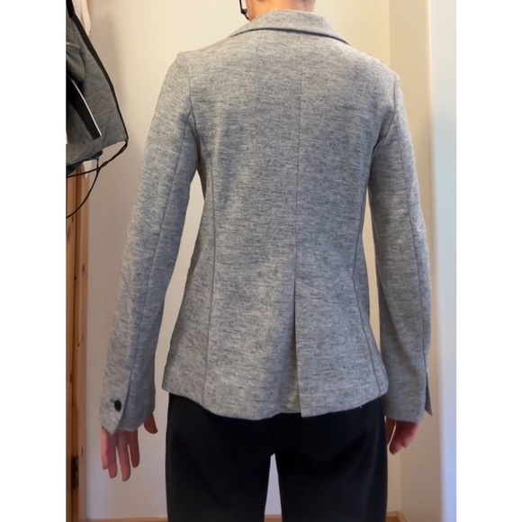 Vintage banana republic blazer size 0 (fits in between a 0-2, XS-S) - Picture 4 of 5